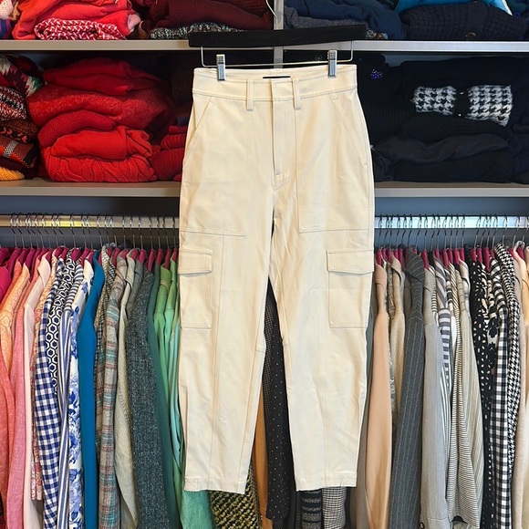 Banana Republic cream cargo cropped pants size 0 - Picture 1 of 3